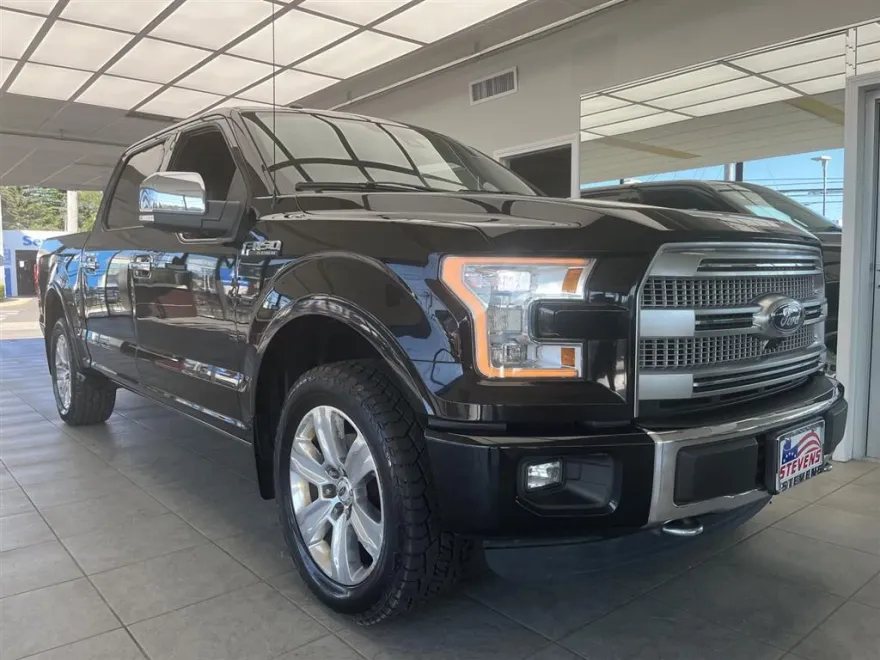 2016 Ford F-150 Platinum photo 1