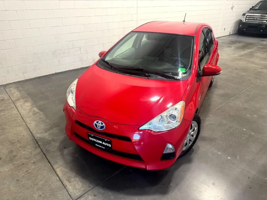 2014 Toyota Prius C Four photo 1
