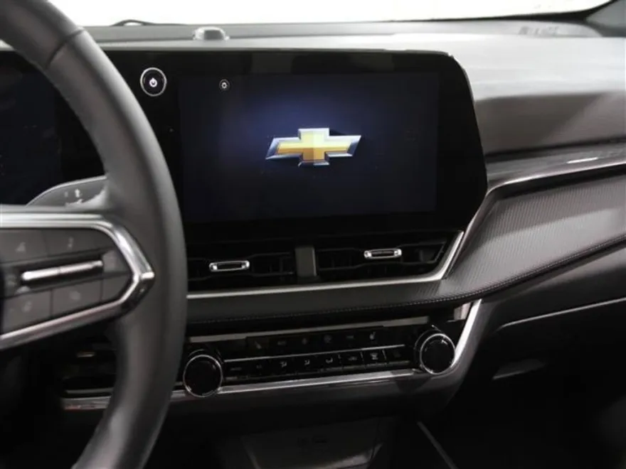 2025 Chevrolet Equinox LT photo 1