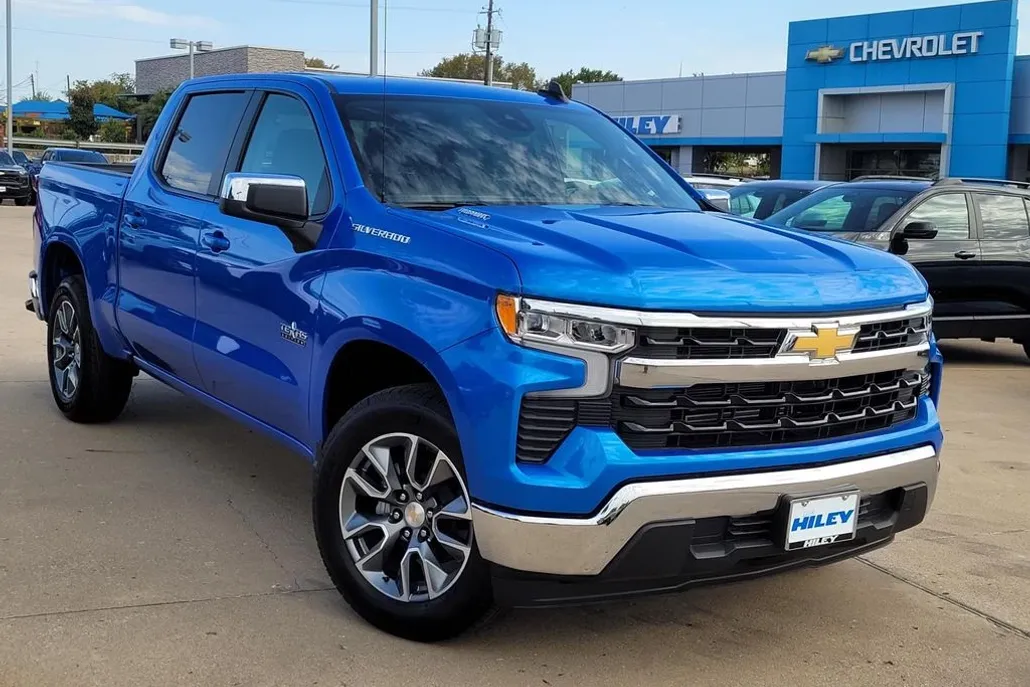 2025 Chevrolet Silverado 1500 LT photo 1
