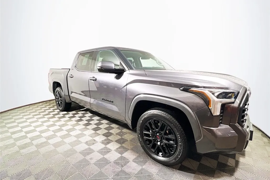 2022 Toyota Tundra SR5 photo 1