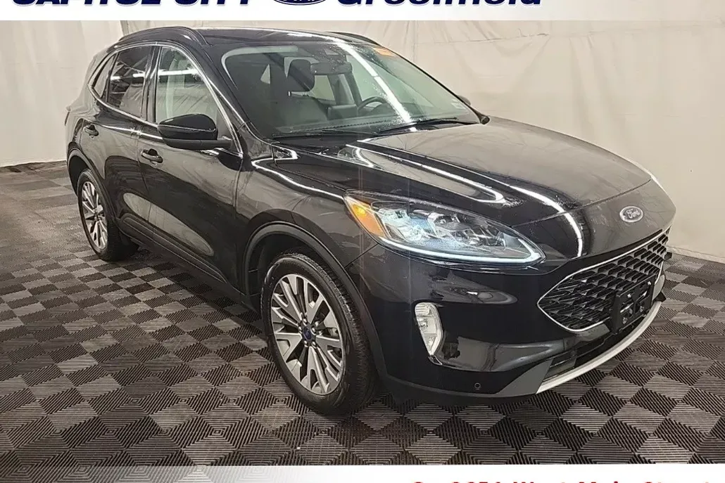 2022 Ford Escape Titanium photo 1