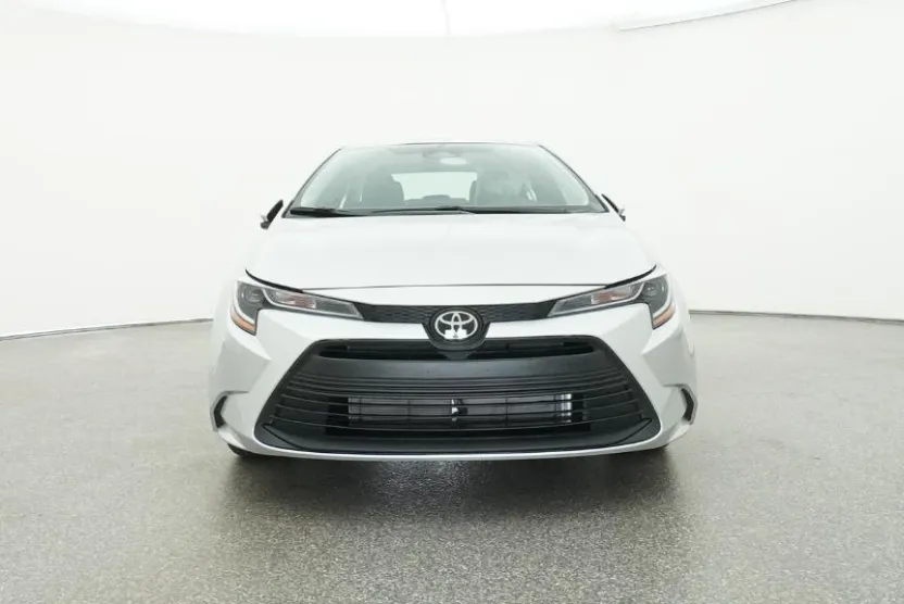 2025 Toyota Corolla LE photo 1