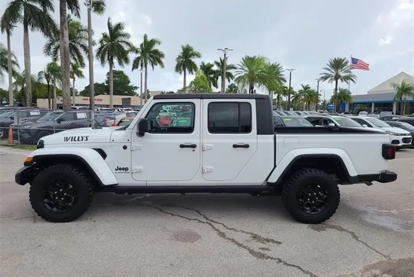2023 Jeep Gladiator Willys photo 1