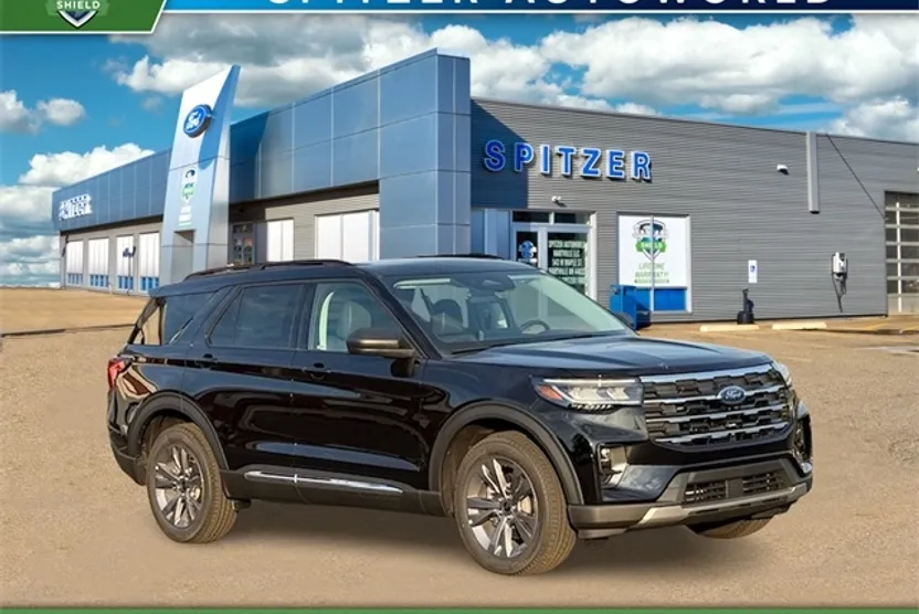 2025 Ford Explorer photo 1