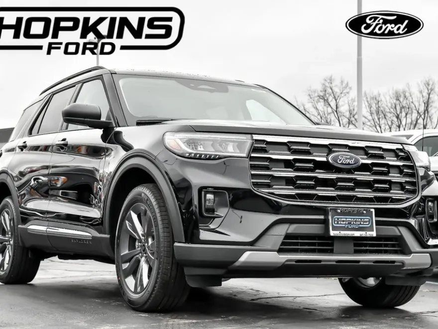 2025 Ford Explorer photo 1