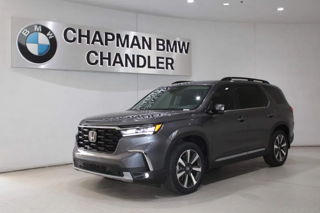 2024 Honda Pilot Touring photo 1