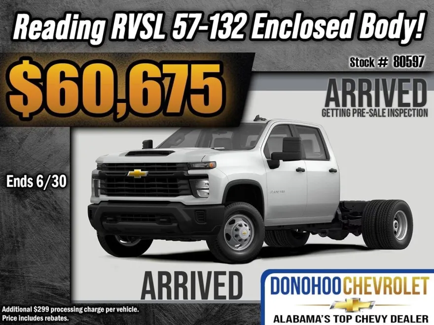 2025 Chevrolet Express Cutaway 3500 photo 1