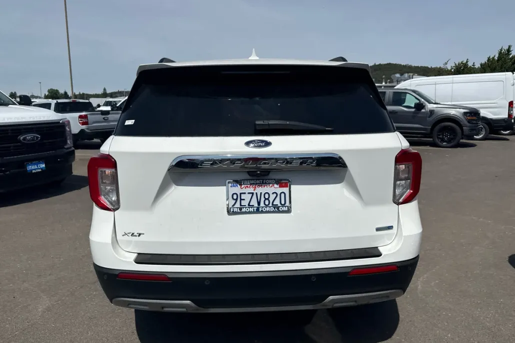 2020 Ford Explorer XLT photo 1