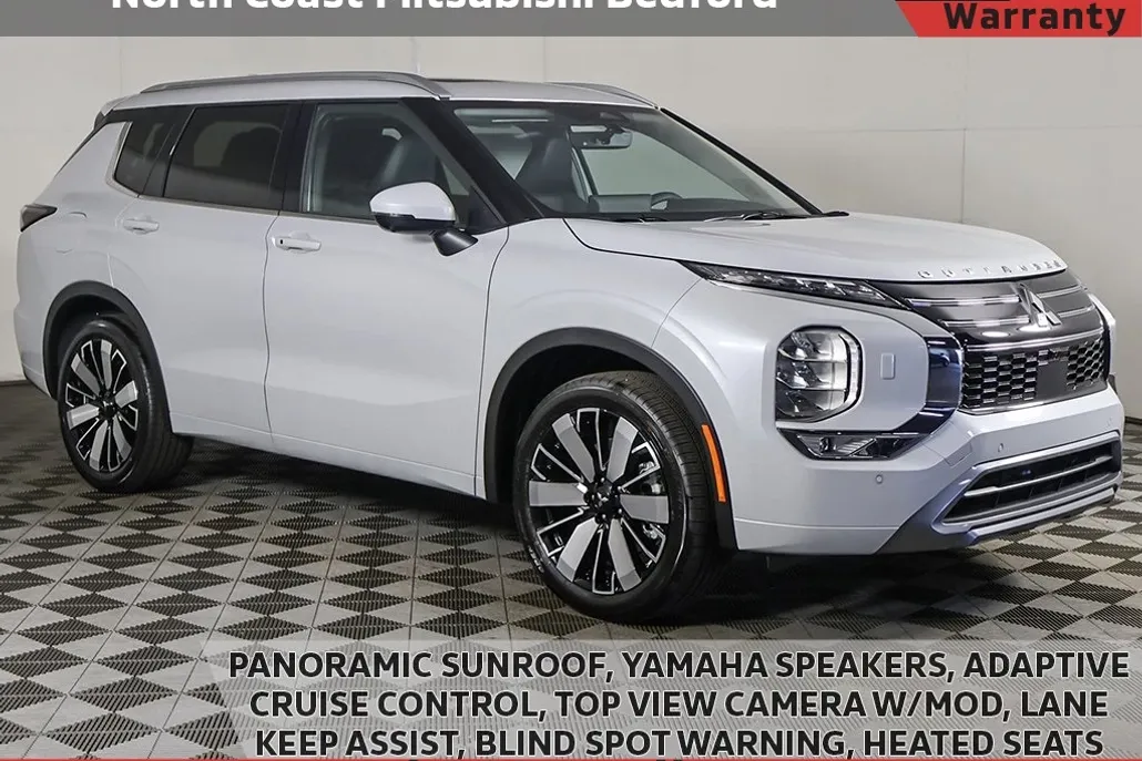 2025 Mitsubishi Outlander SEL photo 1
