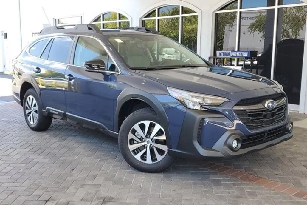2025 Subaru Outback Premium photo 1