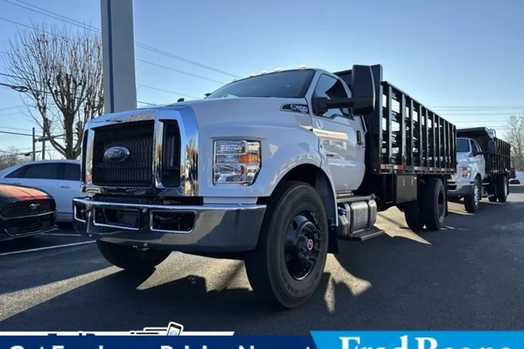 2024 Ford F-650 Base photo 1