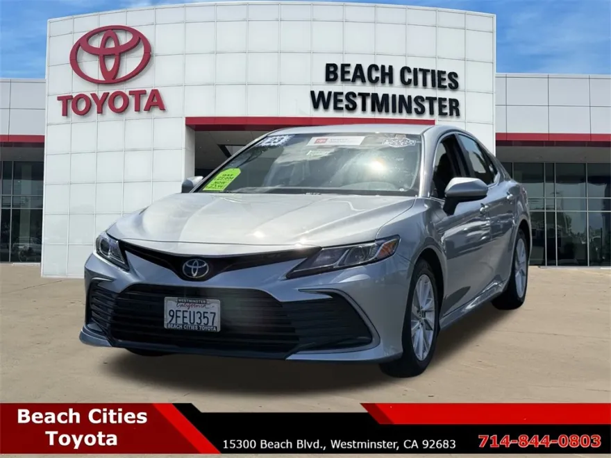 2023 Toyota Camry LE photo 1