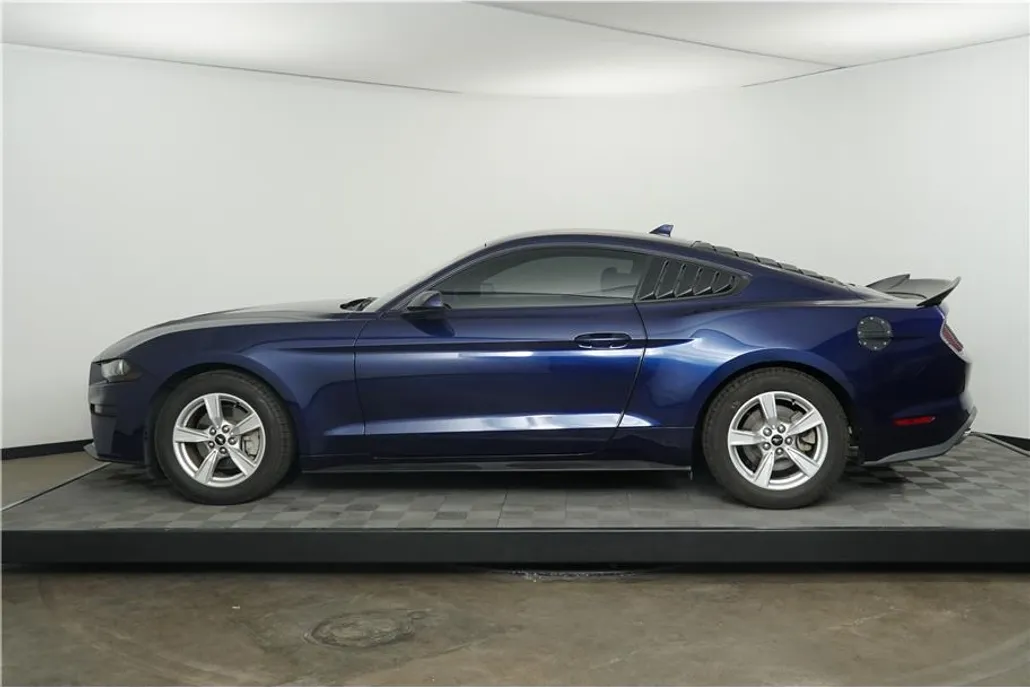 2020 Ford Mustang EcoBoost photo 1