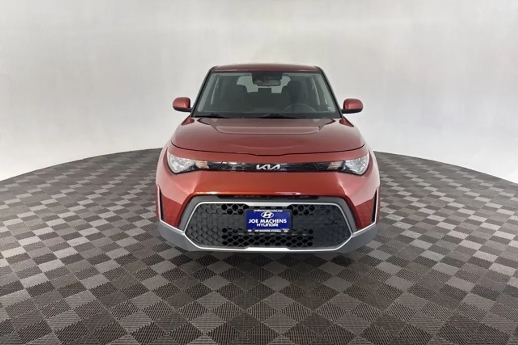 2023 Kia Soul LX photo 1