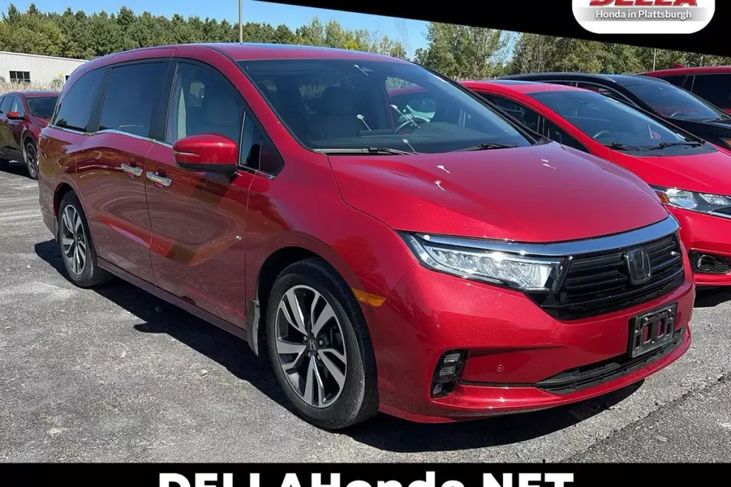 2023 Honda Odyssey Touring photo 1