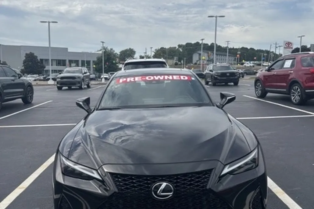 2022 Lexus IS 350 F SPORT photo 1