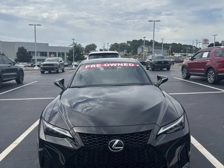 2022 Lexus IS 350 F SPORT photo 1