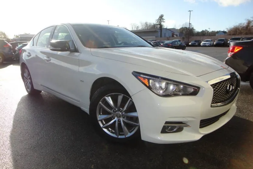 2016 Infiniti Q50 2.0t photo 1