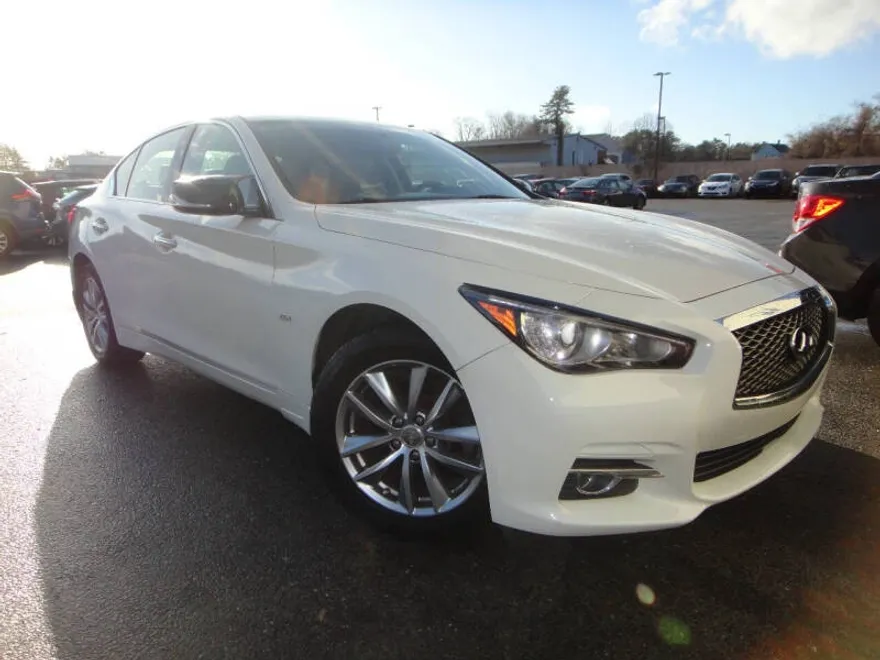 2016 Infiniti Q50 2.0t photo 1