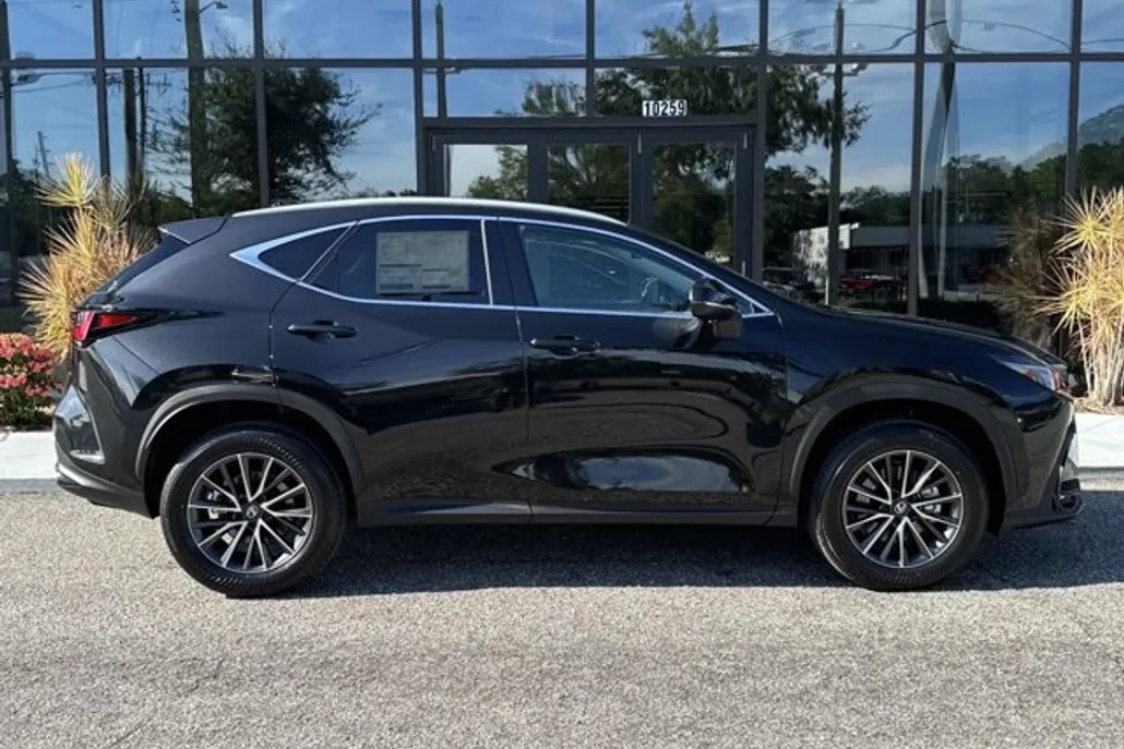 2026 Lexus NX 350 photo 1