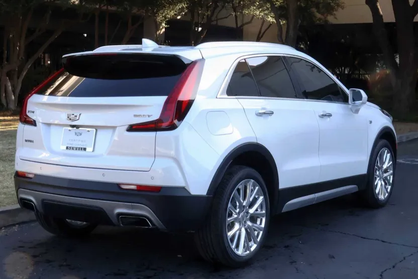 2020 Cadillac XT4 Premium Luxury photo 1