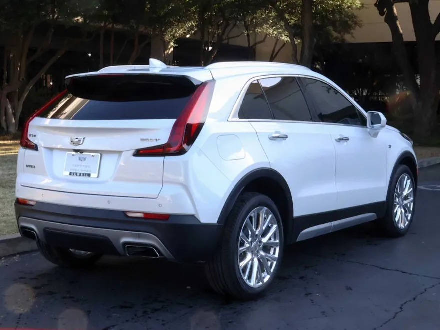 2020 Cadillac XT4 Premium Luxury photo 1