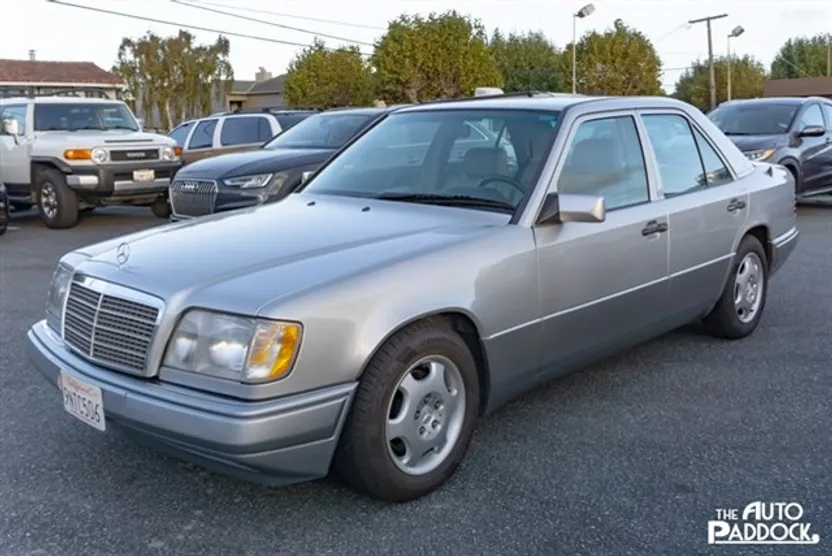 1995 Mercedes Benz E 300 photo 1