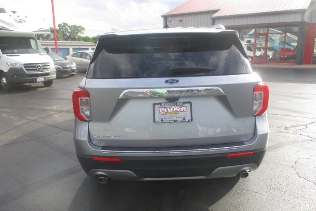 2024 Ford Explorer Limited photo 1