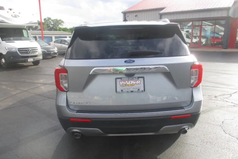 2024 Ford Explorer Limited photo 1