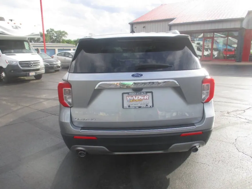2024 Ford Explorer Limited photo 1