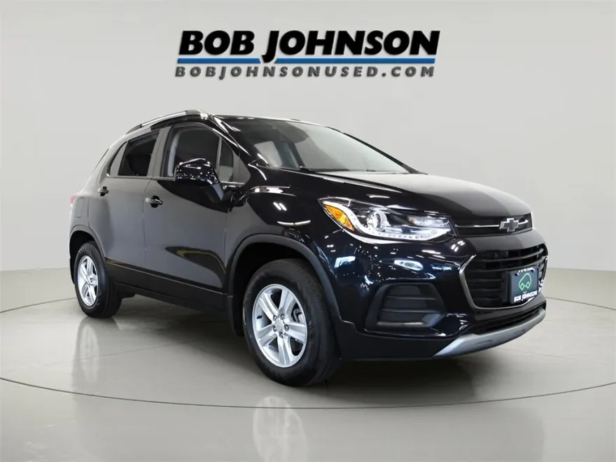 2022 Chevrolet Trax LT photo 1