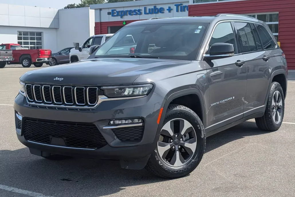 2024 Jeep Cherokee Limited 4xe photo 1
