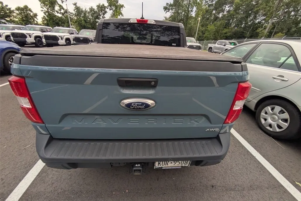 2022 Ford Maverick Lariat photo 1