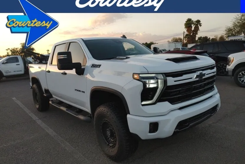 2024 Chevrolet Silverado 2500HD LT photo 1