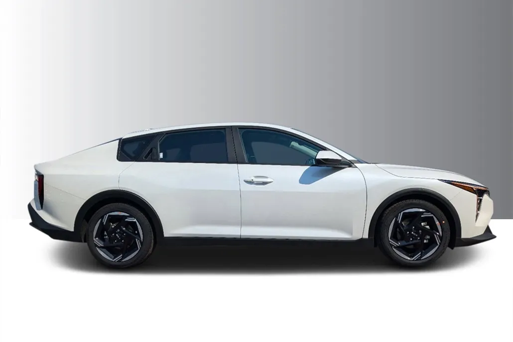 2025 Kia K4 EX photo 1