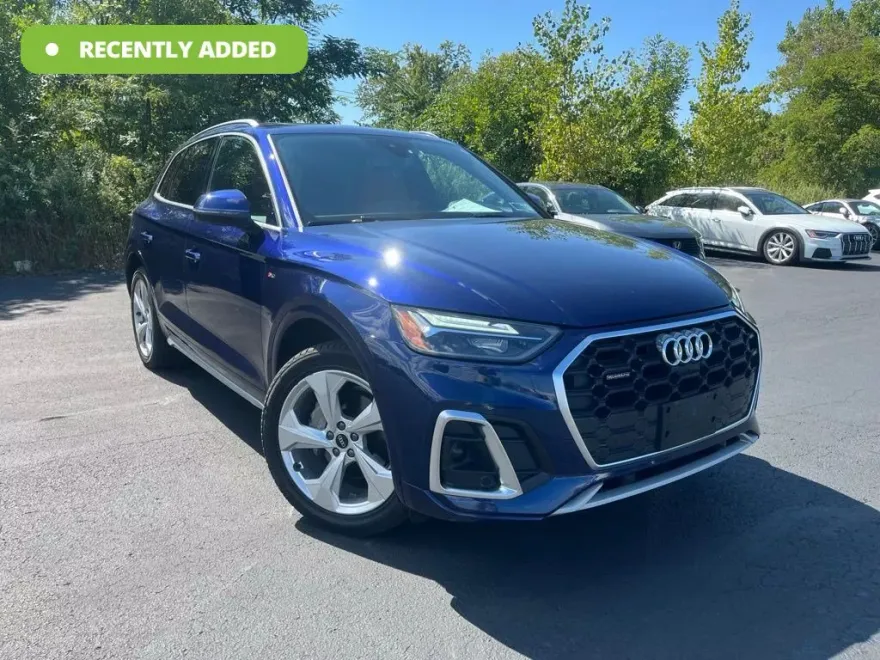 2022 Audi Q5 45 S line Premium photo 1