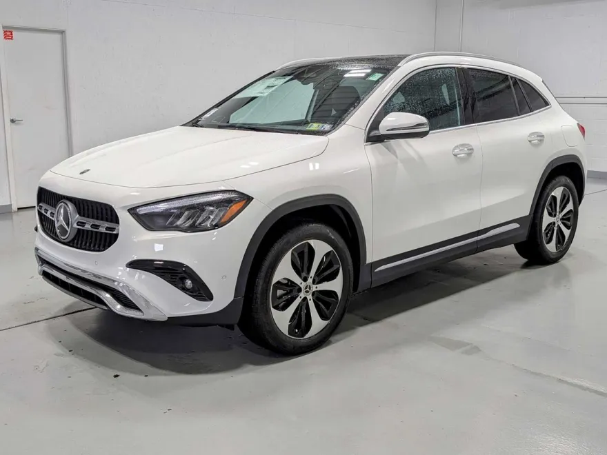 2025 Mercedes Benz GLA 250 4MATIC photo 1