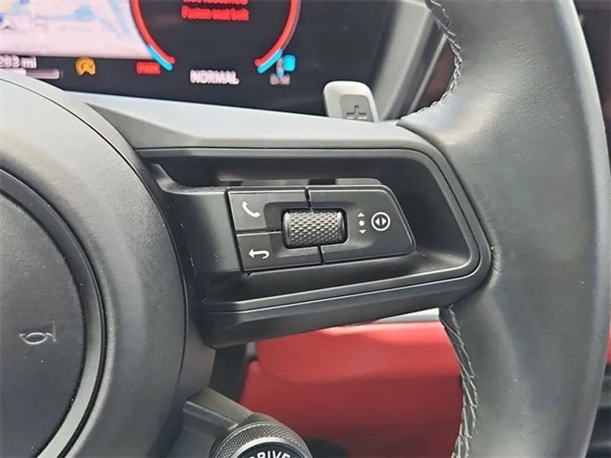 2024 Porsche Cayenne Base photo 29