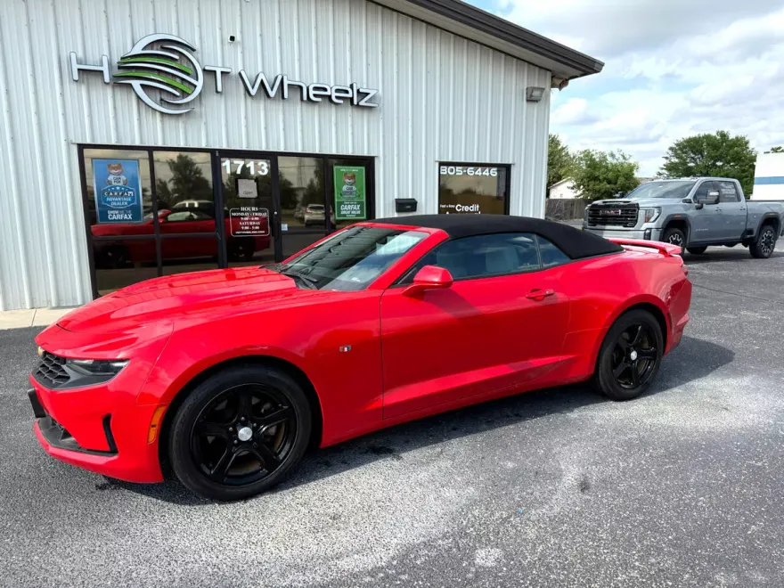 2020 Chevrolet Camaro 1LT photo 1