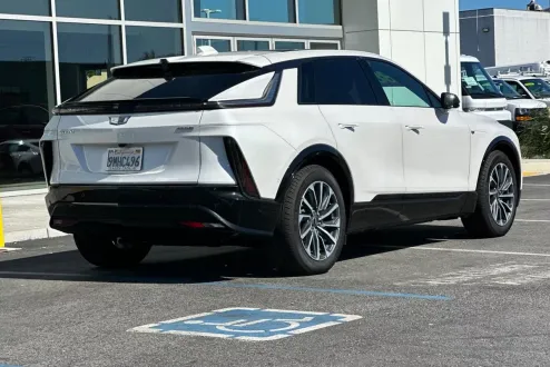 2024 Cadillac Lyriq Sport photo 3