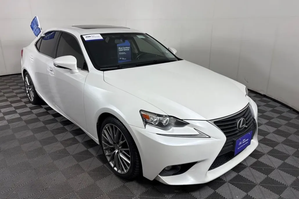 2016 Lexus IS 200t photo 1