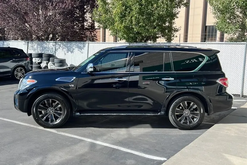 2020 Nissan Armada Platinum photo 1