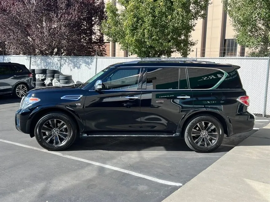 2020 Nissan Armada Platinum photo 1