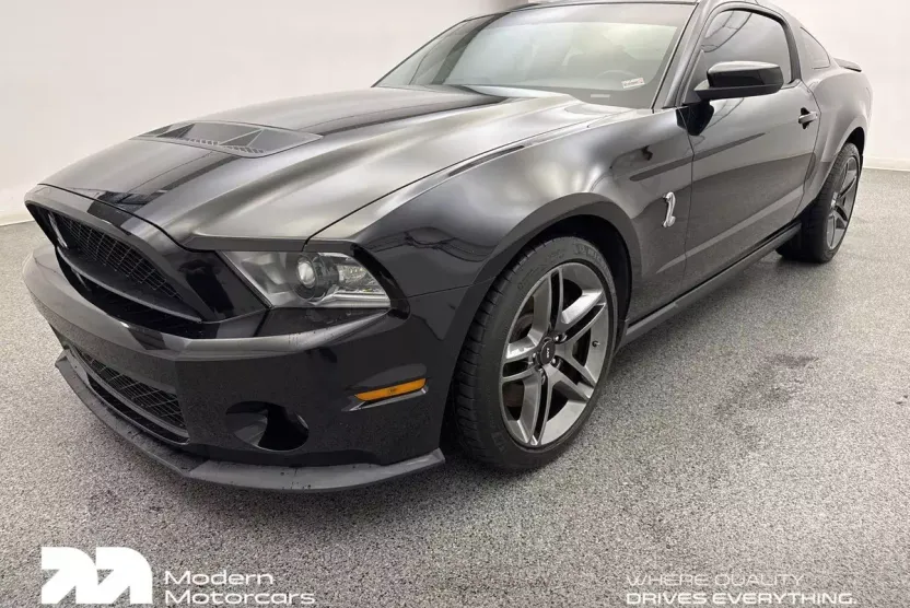 2010 Ford Mustang Shelby GT photo 1