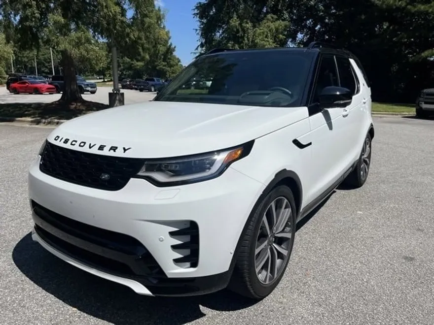 2024 Land Rover Discovery SE photo 1