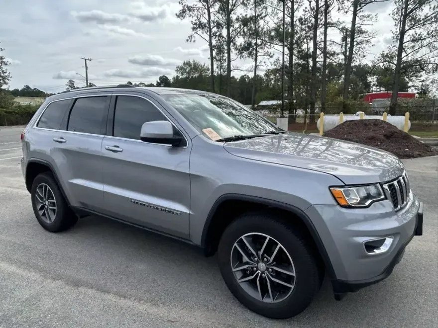 2018 Jeep Grand Cherokee Laredo E photo 1