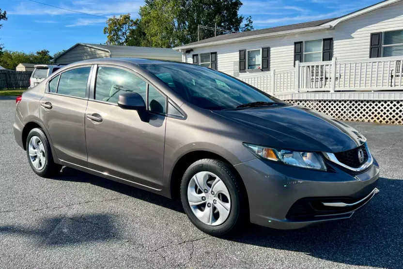 2013 Honda Civic LX photo 1