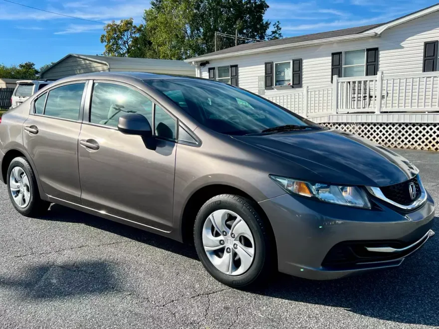 2013 Honda Civic LX photo 1