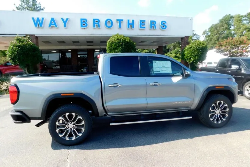 2026 Gmc Canyon Denali photo 1